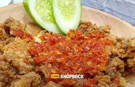 Ayam geprek merupakan menu ayam yang disajikan dengan cara di haluskan atau digeprek dengan. 4 Resep Ayam Geprek Dengan Varian Istimewa Shopback