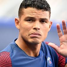 Thiago silva is a defender and is 6' and weighs 174 pounds. Thiago Silva Becomes Chelsea S Fifth Summer Signing