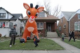 is that a 15 foot inflatable rudolph