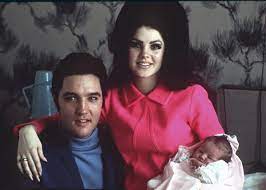 Lisa Marie Presley (54), enige kind van Elvis, overleden | Het Nieuwsblad  Mobile