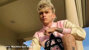 5,310,730 likes · 79,110 talking about this. Machine Gun Kelly Surprises Fans With Brand New Song Love Race Featuring Kellin Quinn