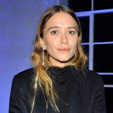 Mary-Kate Olsen - Age, Husband & Facts ...