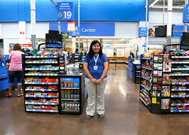 walmart employees on food sts their