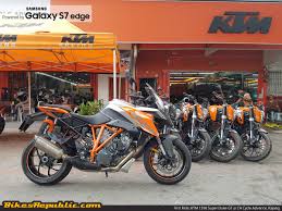 The 2019 super duke gt—at the isle of man, no less—is a nice example of refining an already excellent product. Video Ktm 1290 Super Duke Gt First Ride Bikesrepublic