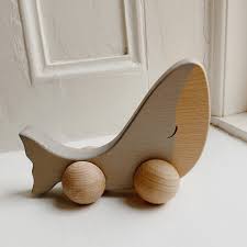 wooden toy rolling whale konges slojd