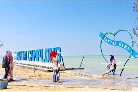 Harga tiket masuk itu tentu sangat murah untuk objek wisata yang populer di kota malang. 205m4d1 Wisata Pantai Lon Malang Sampang