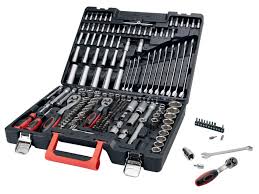 Si vous souhaitez transporter facilement votre boîte ou coffret à outils, optez pour une boîte à outils équipée d'une poignée et peu encombrante. Lidl Malette De 216 Outils En Acier A 74 99