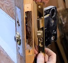 how to remove a commercial door lock