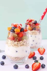 yogurt fruit oats breakfast pots