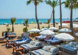 There are several beach clubs on pampelonne, but the best thing to do is bring your own towels etc and find a lovely spot on the vast expanse of public beaches. Plages Privees Ramatuelle Pampelonne 83 Var