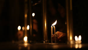 نتيجة بحث الصور عن الشموع في العديد من الطقوس الدينية
