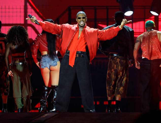 Usher Reacts to Viral Claims He Had a Clone Perform For Him at MetLife Stadium | Just Jared - Celebrity News and Gossip | Entertainment