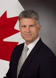 在インドネシアの新しいカナダ大使、キャメロン・マッケイが信任状を提出