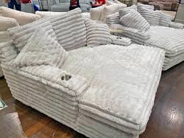 This Super Soft Throw Blanket Sofa