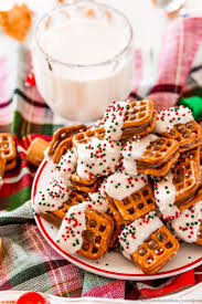 festive rolo pretzel bites kitchen