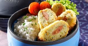Rolade merupakan salah satu makanan yang diadaptasi dari masakan eropa. Cara Membuat Rolade Ayam Isi Sosis Untuk Sarapan Anak Resep Masakan Indonesia