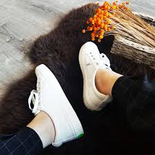 Helps your big shoes fit and prevents heel slippage. Here S What Those Comfy Insta Famous Sneakers Are Really Like The Tempest