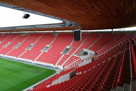 Dohromady pět vodních ploch je k dispozici návštěvníkům stadionu slavia. Praha Eden Arena Fotbalovy Stadion Slavia Hochtief