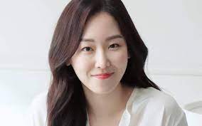 actress seo hyun jin opens her personal