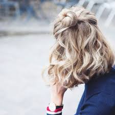 We are going to start it off by taking into notice short, curly bob, this look is. 17 Beautiful Ways To Style Blonde Curly Hair Southern Living