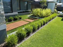 One of the most ubiquitous front yard landscaping ideas is using the lawns as the canvas of colorful plants. Amazing Modern Landscaping Ideas For Front Of