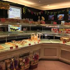 Motto holland bakery adalah 'teratas karena kualitas'. Holland Bakery Surabaya Ulasan Restoran Tripadvisor