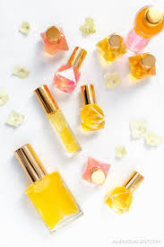 5 essential oil perfume recipes for