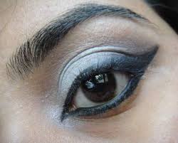 black winged eye makeup tutorial