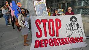 Activistas presentan propuesta de Obama como "Deportador en Jefe" - San Diego Union-Tribune en Español