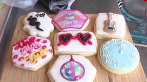taylor swift inspired cookies