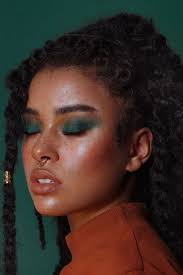 on trend green eyeshadow looks to