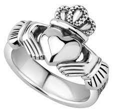 traditional men s heavy claddagh ring