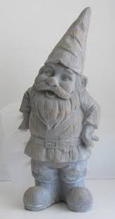 gnome standing hands on hips a la