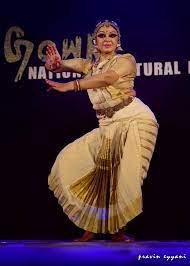 American ballet dancer learns bharatanatyam in dehradun. Shobana S Expressive And Aesthetic Performance The Hindu