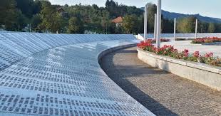 Marching to remember srebrenica massacre. 25 Jahre Genozid Von Srebrenica Nicht Leugnen Erinnern Heinrich Boll Stiftung