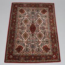 a carpet 196 x 141 cm machine woven