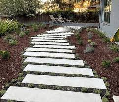 9 Garden Path Ideas