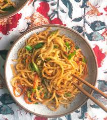 indo chinese vegetable stir fry noodles