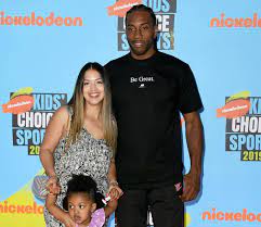 Though the klaw has been silent — as usual. Kawhi Leonard Michael Strahan And More Attend The Kids Choice Sports Awards