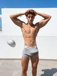 Huge Boner Bulging in Calvins - Boybriefs.com