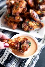 dry rub wings with bbq blue cheese