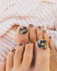 You can create floral designs on parts of your toenails, leaving the other half white, with golden lines dividing the two. 50 Cute Summer Toe Nail Art And Design Ideas For 2020