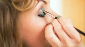 homemade tips to remove eye makeup