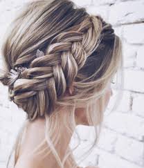Whether you're looking for cornrow braids, box braid hairstyles, or a braided updo, these braided hairstyles will look amazing. 28 Braided Wedding Hairstyles For Long Hair Ruffled