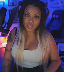 Boze. She was looking stacked asf on her Twitch stream today. I wonder if  she got her boobs redone. : rGeoAndOthers