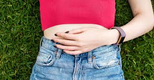 itchy stomach 15 causes plus symptoms