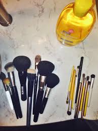 how to clean makeup brushes in 8 easy