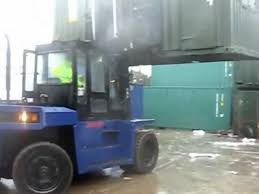 This is where storage 2u is different. How To Unload Shipping Containers With Forklift Truck Bell Container Hire And Conversions Fleet Youtube