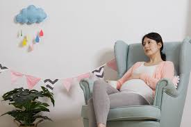 can you cross your legs when pregnant