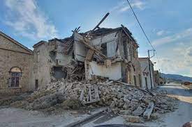 Πολύ μεγάλες ζημιές τόσο στην σάμο, όσο και στη σμύρνη της τουρκίας έχει προκαλέσει ο σεισμός των 6,7 ρίχτερ που ταρακούνησε μεγάλο μέρος . Samos Seismos Ti Eipe O Pateras Poy Exase Ton Gio Toy Athens Voice